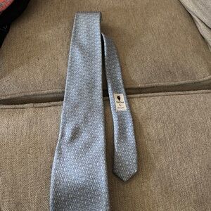 Vineyard Vines Blue Silk Tie with Textured Pattern